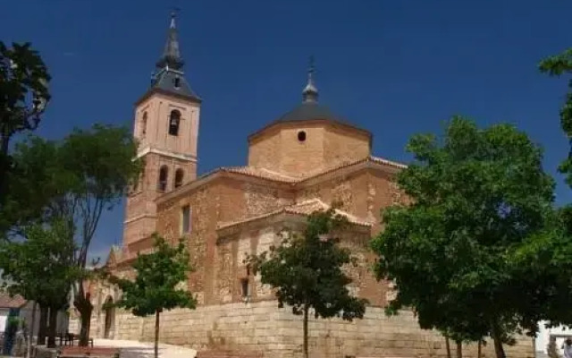 Отель Hostal Cervantes вид на фасад