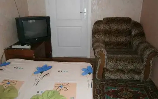 Abrikos Hostel комната для гостей