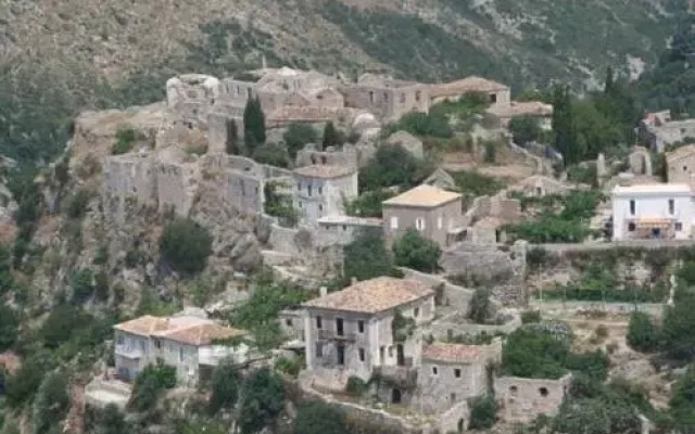 Отель Mare Bed & Breakfast Himara вид на фасад