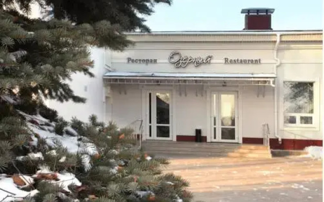 Ozerniy Hotel вид на фасад