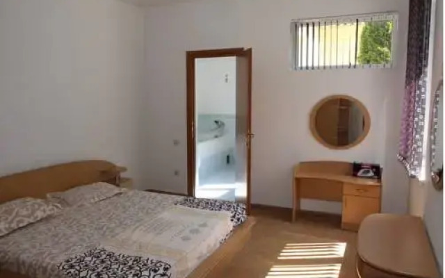Апартаменты Menshikov Apartments in Arkadiya комната для гостей