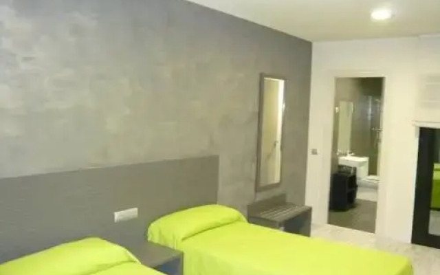 Hotel Cal Nino Льейда комната для гостей