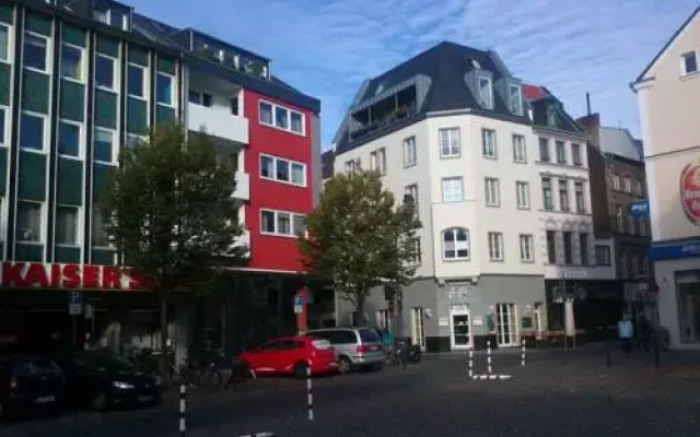 Отель Downtown Maisonette Кёльн парковка