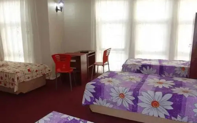 Turkish Hostel комната для гостей