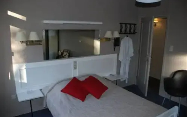 Hotel Du Commerce комната для гостей