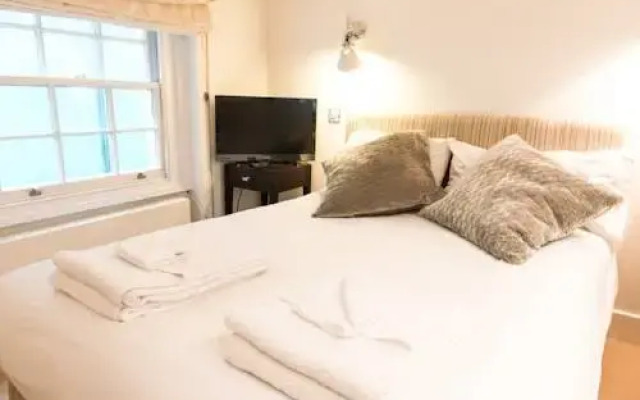 Апартаменты Hanover Apartments комната для гостей