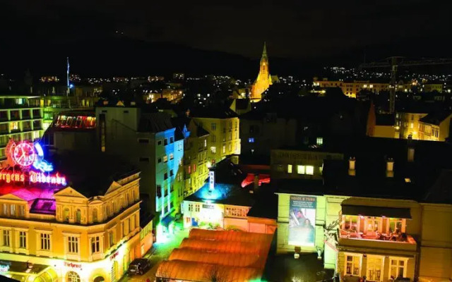 Ole Bull Hotel & Apartments вид на фасад