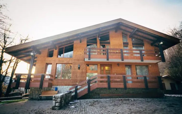 Jaunty Riders Hostel вид на фасад