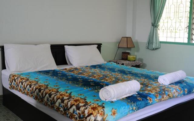 Отель Thira House комната для гостей