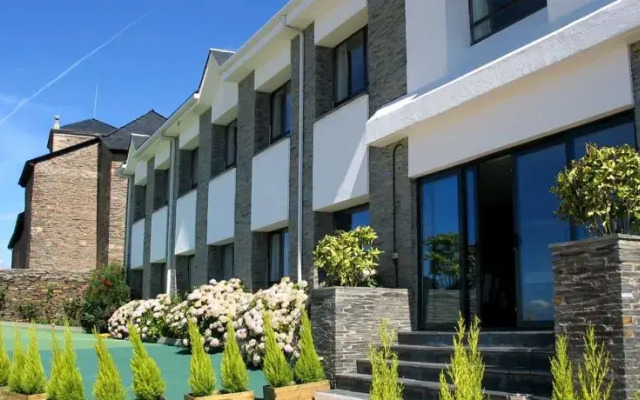 Hotel - Apartamentos Pena Santa вид на фасад