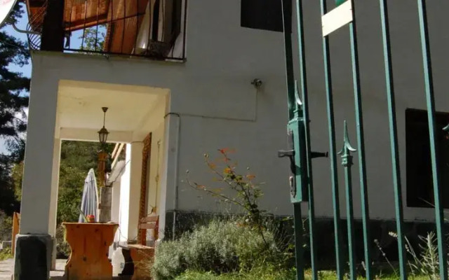 Отель Guest House Krisi вид на фасад