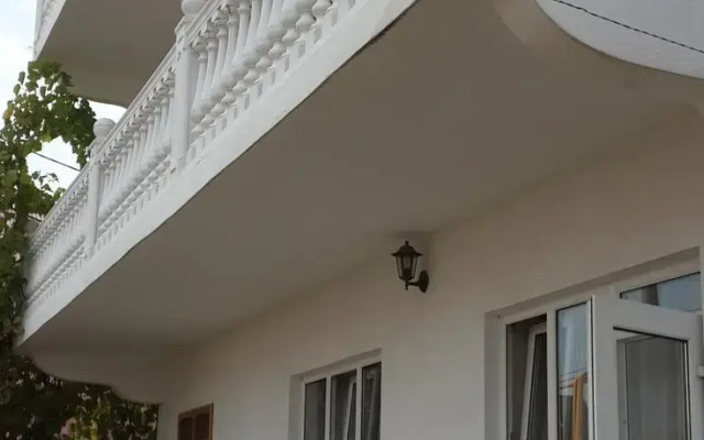 Гостиница Nadezhda Guest House вид на фасад
