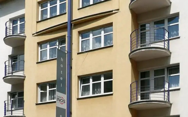 Inos Hotel вид на фасад