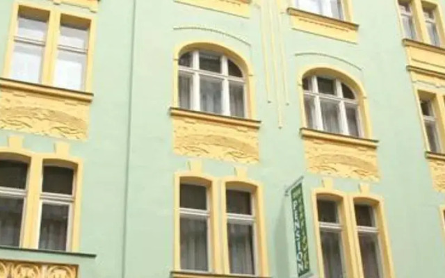 Hotel Sunflower вид на фасад