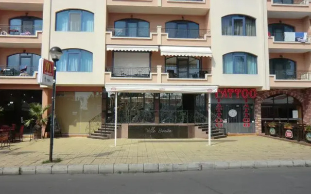 Апартаменты Apartment in Villa Bonita Complex вид на фасад