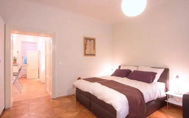 Отель St. Jacob Apartment Чехия, Прага - отзывы, цены и фото номеров - забронировать отель St. Jacob Apartment онлайн комната для гостей
