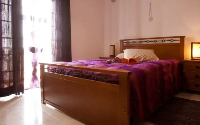 Отель Surf Yoga Ericeira Guest House комната для гостей
