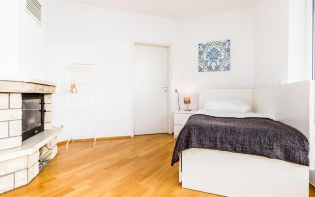 Апартаменты Apartment My Messe & Business Home 3 Кёльн комната для гостей