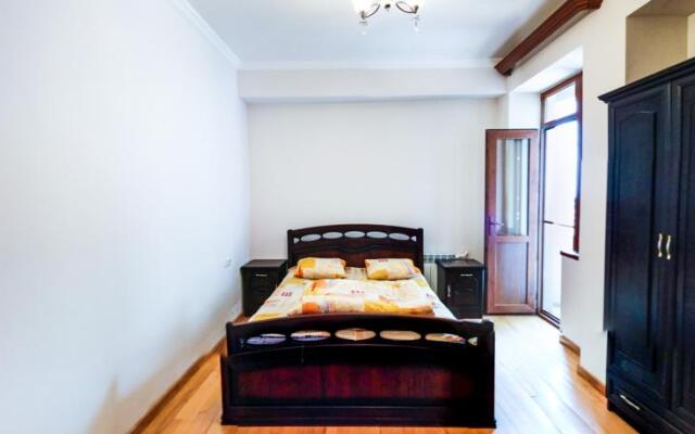 Апартаменты Downtown Yerevan Apartment комната для гостей