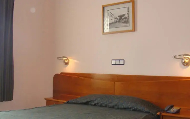 Отель Apartamentos Turisticos Verdemar Португалия, Орта - отзывы, цены и фото номеров - забронировать отель Apartamentos Turisticos Verdemar онлайн комната для гостей