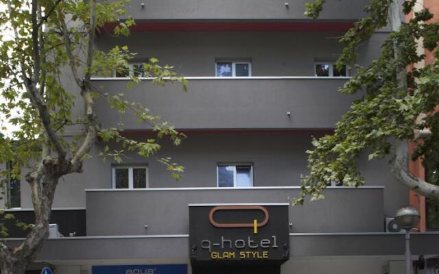 Q Hotel вид на фасад