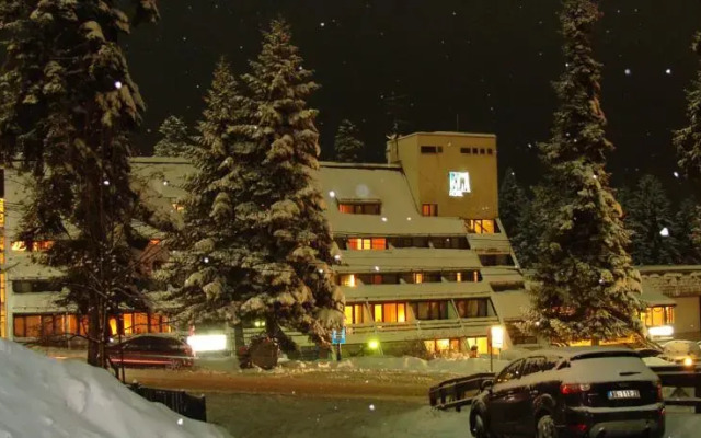 Hotel Ela вид на фасад