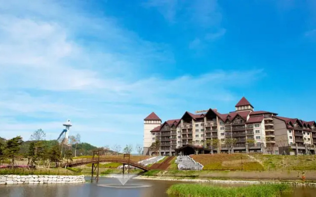 Отель InterContinental Pyeongchang Resort Alpensia Южная Корея, Пхёнчан - отзывы, цены и фото номеров - забронировать отель InterContinental Pyeongchang Resort Alpensia онлайн приотельная территория