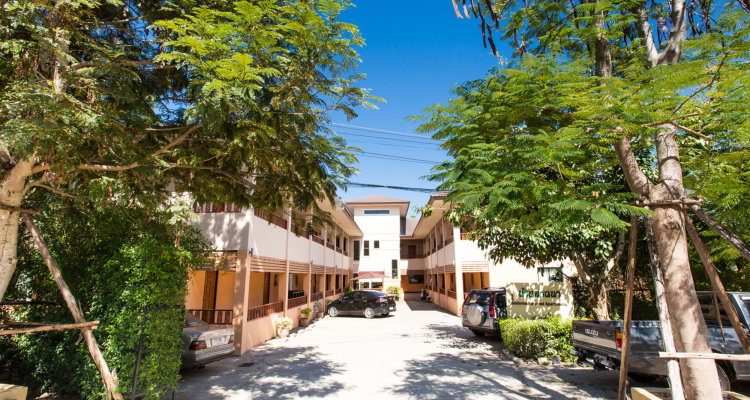 Banlanna Services Apartment