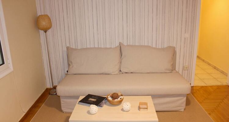 Affordable Studio Behind Acropolis Museum