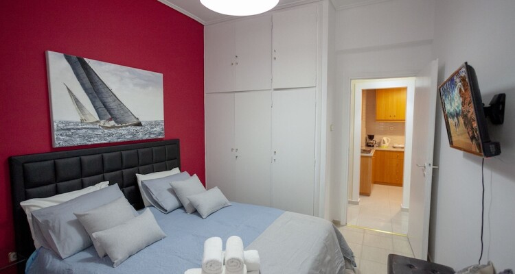 Renovated & Cool Flat In Ideal Location