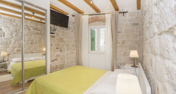 Apartments Stone Elegance