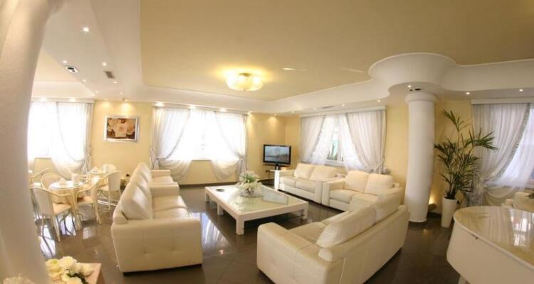 Luxor Hotel