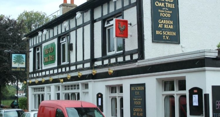 OYO Old Oak Tree Inn