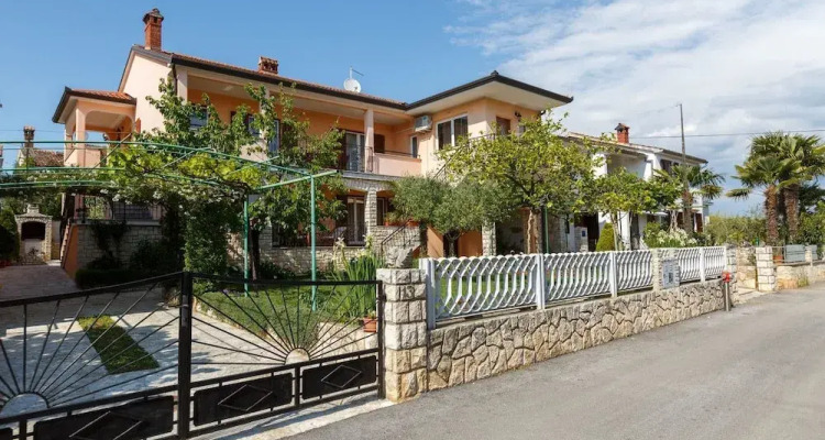 Villa Nina Apartments