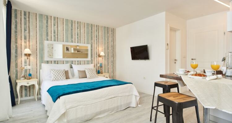 Old Town Spendid Apartments by Irundo