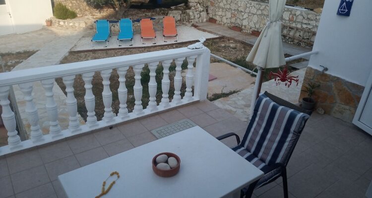 Floreica Maisonetta by The Sea