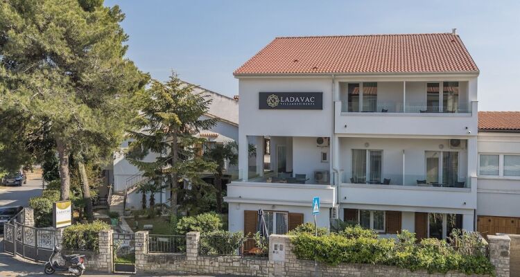 Modern One Bedroom Apartment With Terrace Near The Beach & Centre Of Rovinj