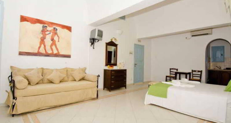 Jojo Beach Hotel & Bar