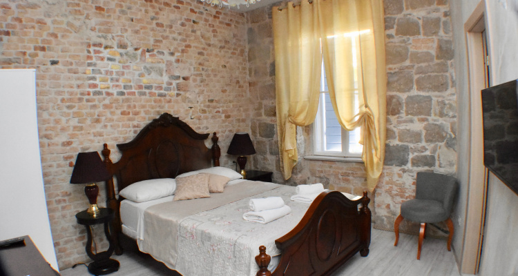 PIETRA ROSSA Luxury Rooms