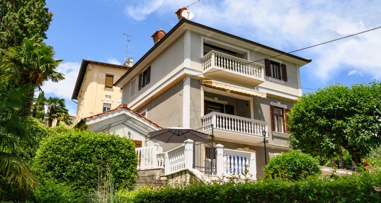 Villa Salona Apartments