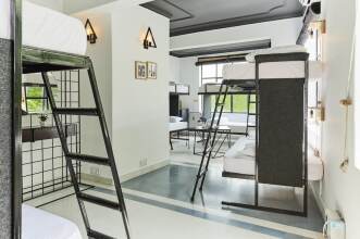 Letsbunk Poshtel, фото 14