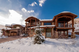 Fairway Springs By Lespri Management