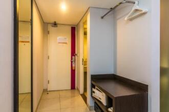 ZenRooms Kuta ByPass Ngurah Rai, фото 11