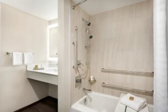 Doubletree By Hilton Mclean Tysons, фото 19 Doubletree By Hilton Mclean Tysons, фото 19