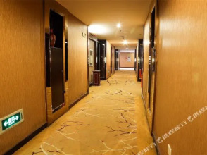 Junhong Hotel, фото 11