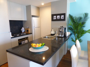 5 Star Luxury Beachfront Apartment, фото 10