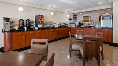 Best Western Plus Belle Meade Inn & Suites, фото 17