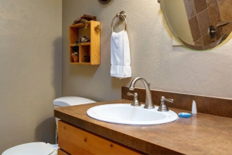 2BR Empire House Condo by RedAwning, фото 20