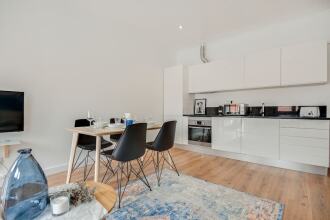 Beautiful Apartment on Iconic 28 Tram Line, фото 1