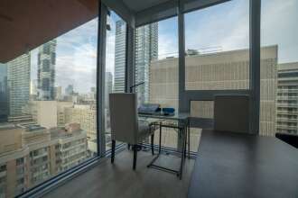 New Luxury 1 Bedroom Downtown Apartment, фото 4